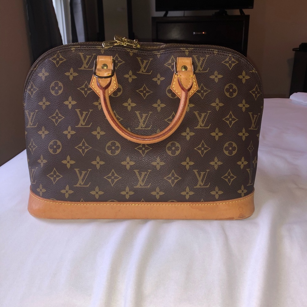 Authentic Louis Vuitton Alma MM